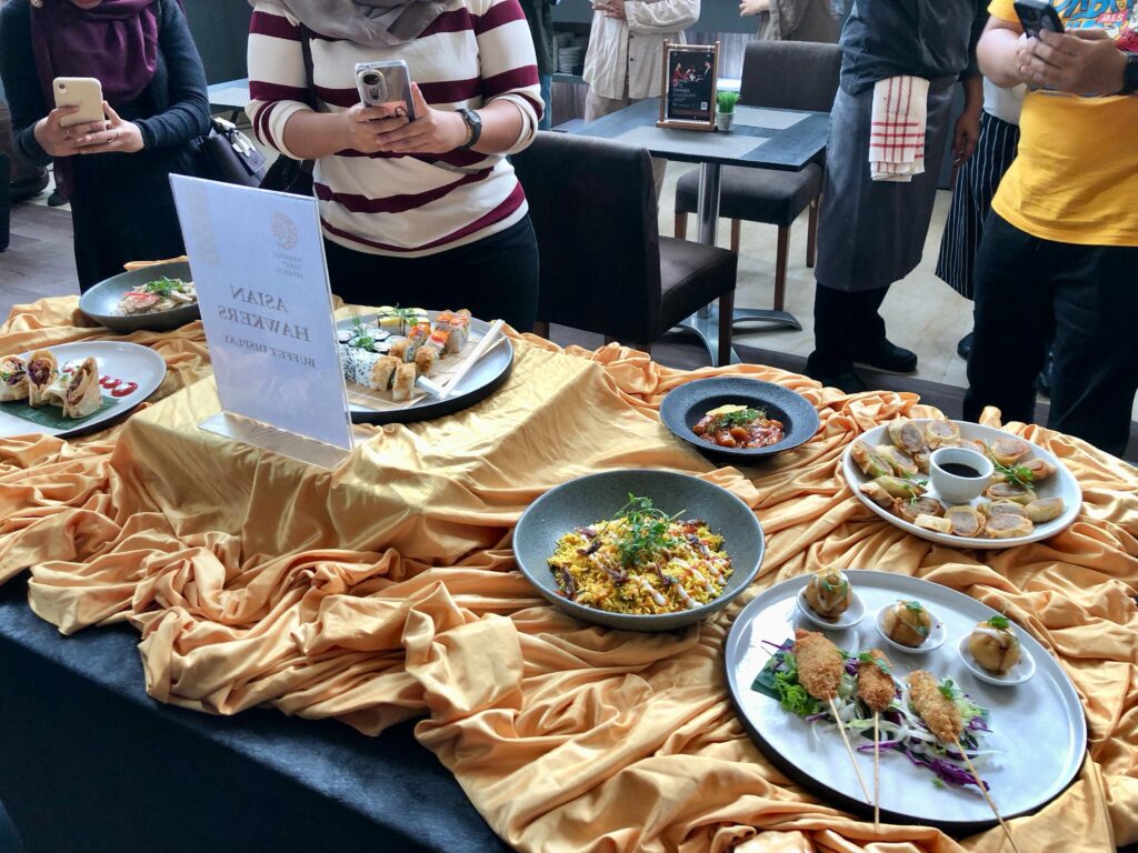 Rayakan Ramadan dengan Iftar Buffet Asian Hawkers di ARYADUTA Palembang