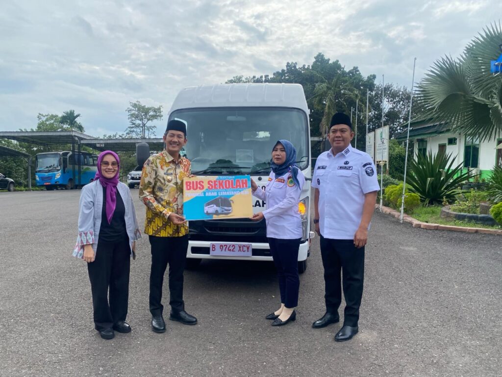 Kurangi Risiko Kecelakaan, PALI Dapat Bantuan Bus Sekolah dari Kemenhub