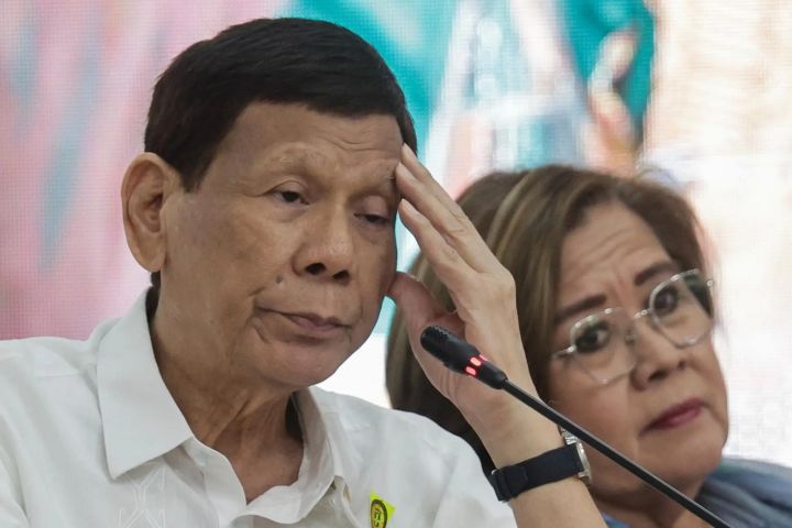 Duterte Ditangkap Polisi di Manila, Terkait Perang Narkoba Mematikan