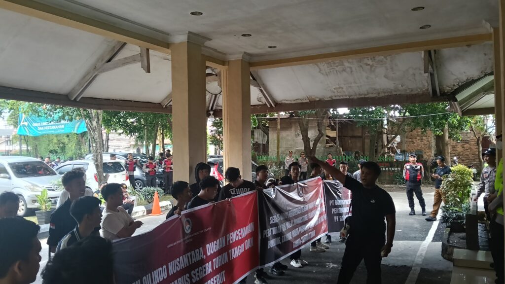 Demo di DLHP Sumsel, Mahasiswa Desak Sanksi untuk PT RMK, GON dan Bukit Asam