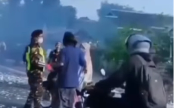 Tendang Petasan Pasca Salat Idul Fitri, Anggota Banser Nyaris Dihajar Massa