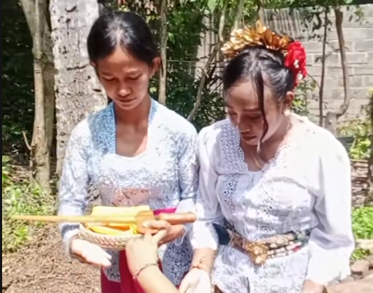 Menikah dari Penjara, Agus Buntung Wakili Diri dengan Keris
