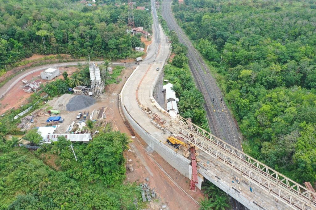 Wujudkan Transportasi Berkelanjutan, KAI Bersama Pemprov Sumsel dan PTBA Fokus Bangun 5 Flyover di Muara Enim
