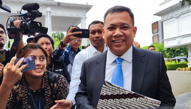 Istana Bantah Prabowo Tunjuk Haji Isam Pimpin Pemadaman Karhutla Kalimantan