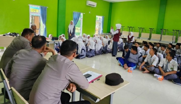 Datangi MAN Negeri 1 Muara Enim, Polisi Ingatkan Bahaya Narkoba dan Pergaulan Bebas