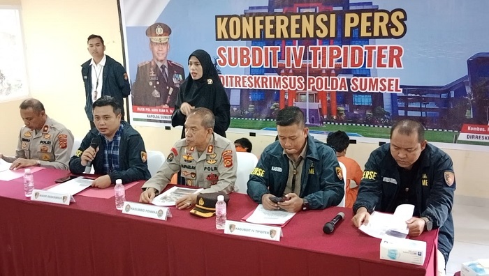 Angkut Ratusan Gelondongan Kayu Hasil Pembalakan Liar, Lima Sopir Truk Ditangkap