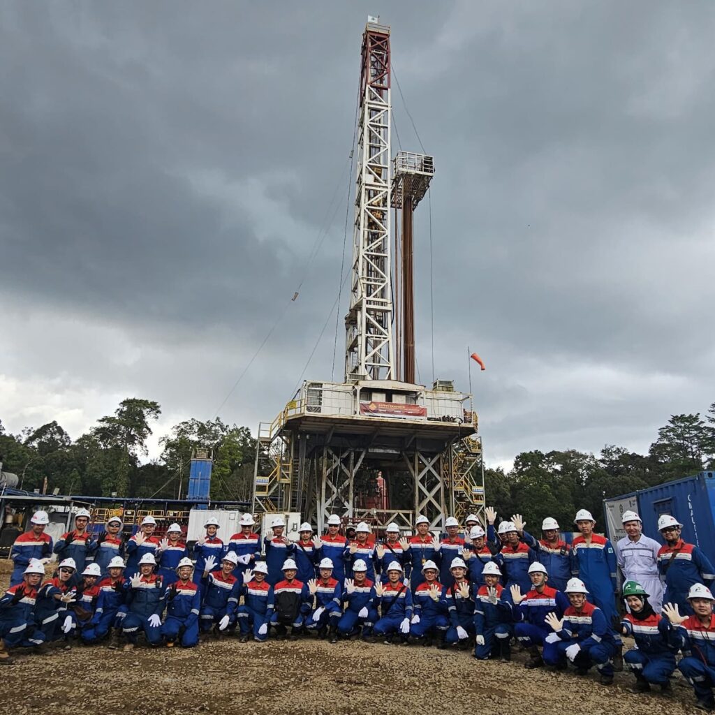 Kunjungi Sumur Sembakung Deep, Dirut Pertamina Drilling Tekankan Pentingnya Keselamatan Kerja