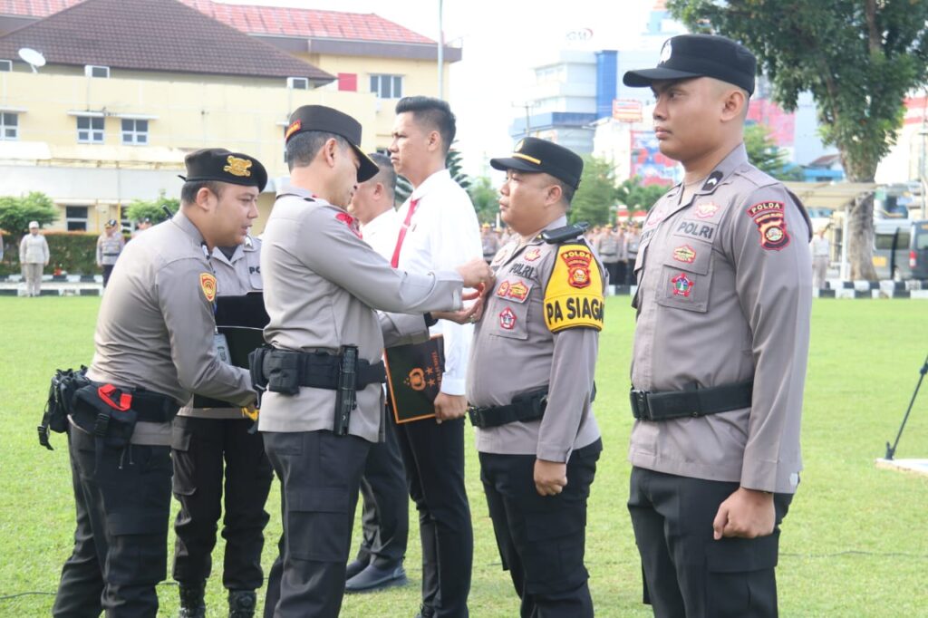 Polda Sumsel Beri 52 Penghargaan untuk Personel Berprestasi, 8 Pin Emas Disematkan