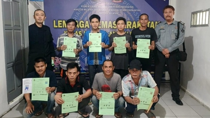 Jelang Idul Adha, Delapan Warga Binaan Lapas Sarolangun Rawas Dapat Cuti dan Bebas Bersyarat