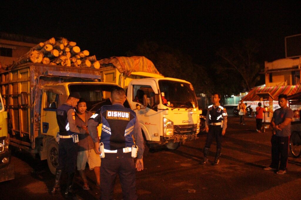 Truk Odol Rusak Jalan dan Picu Kecelakaan, Satlantas OKI Bertindak