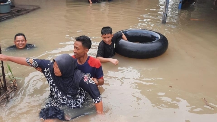Banjir Muba Mulai Surut, Warga Kembali ke Rumah