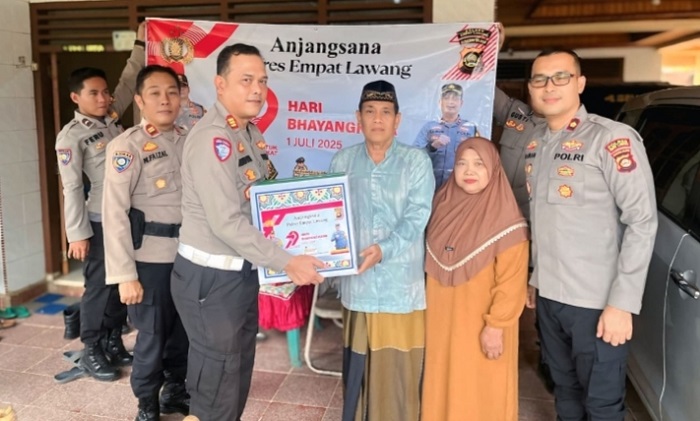 Peringati HUT Bhayangkara ke-79, Polres Empat Lawang Beri Bantuan ke Purnawirawan