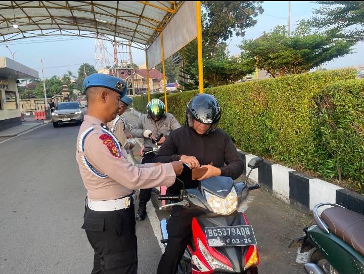 Tegakkan Disiplin Internal, Bid Propam Polda Sumsel Cek Identitas dan Kendaraan Personel