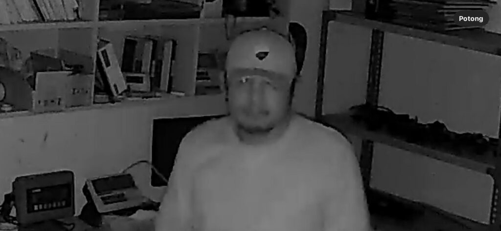 Toko Timbangan di Palembang Dibobol Maling, Pelaku Terekam CCTV Tiga Kali Bolak-Balik dalam Semalam