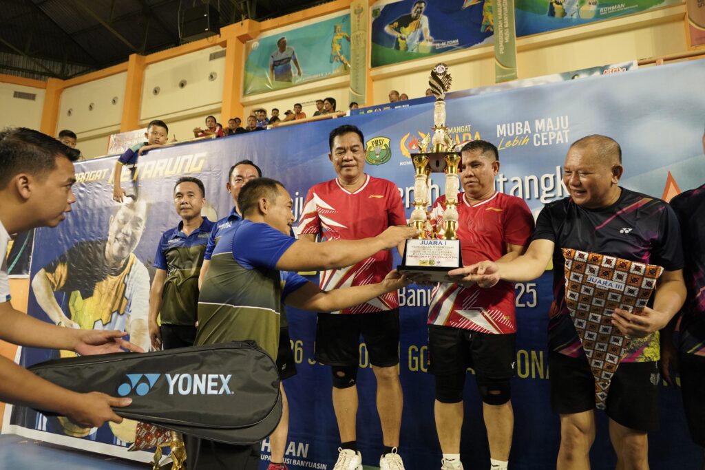 Pasangan Bupati Muba dan Kades Sereka Raih Juara 1 di Kejurda Bulutangkis Bupati Muba Cup 2025