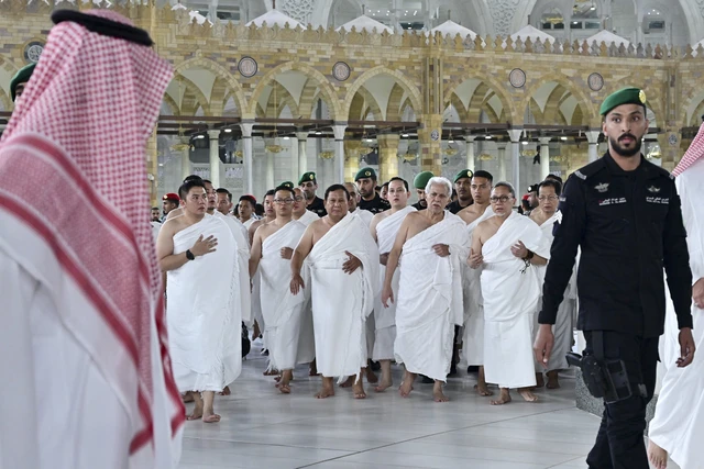 Presiden Prabowo Jalankan Ibadah Umrah dan Salat di Dalam Ka’bah