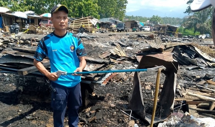 Ular Kobra Gegerkan Lapak Pedagang di Empat Lawang
