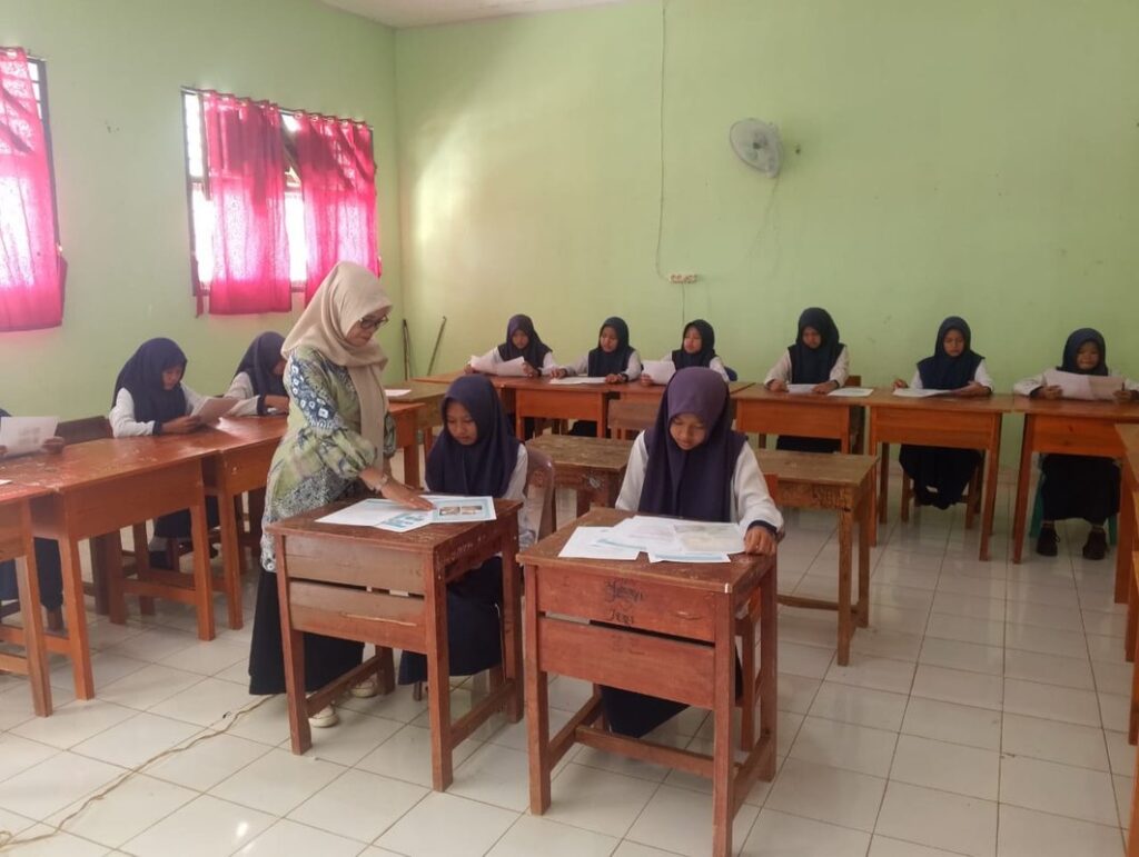 Lolos Seleksi Kabupaten, Dua Siswi SMPN 2 Tebing Tinggi Melaju ke OSN Provinsi