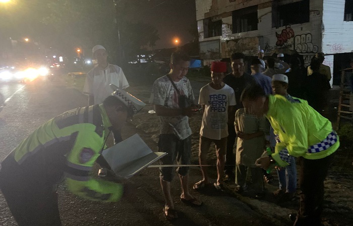 Disenggol dan Ditabrak Truk, Dua Pelajar SMA di Palembang Terluka Parah