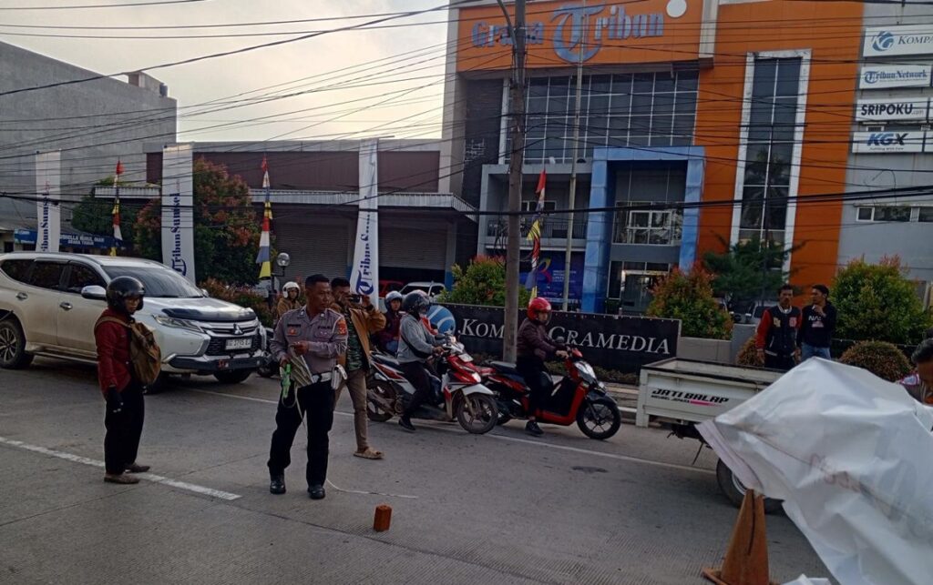 Diserempet Truk, Pengendara Wanita di Palembang Tewas dengan Luka di Kepala