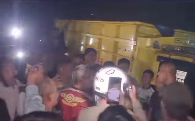 Bawa Solar Diduga untuk Tambang Emas Ilegal, Mobil Colt Diesel Nyaris Dibakar Warga Muratara