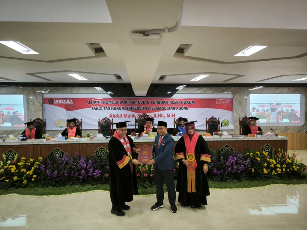 Gugat Dominasi Laki-laki dalam Saksi Nikah, Abdul Malik Raih Doktor dengan Summa Cumlaude