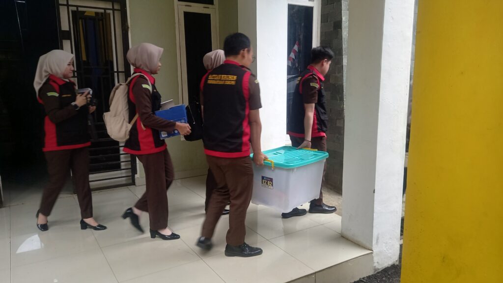 Kejari Pagar Alam Geledah Kantor PUTR, Amankan Satu Boks Dokumen Terkait Dugaan Korupsi