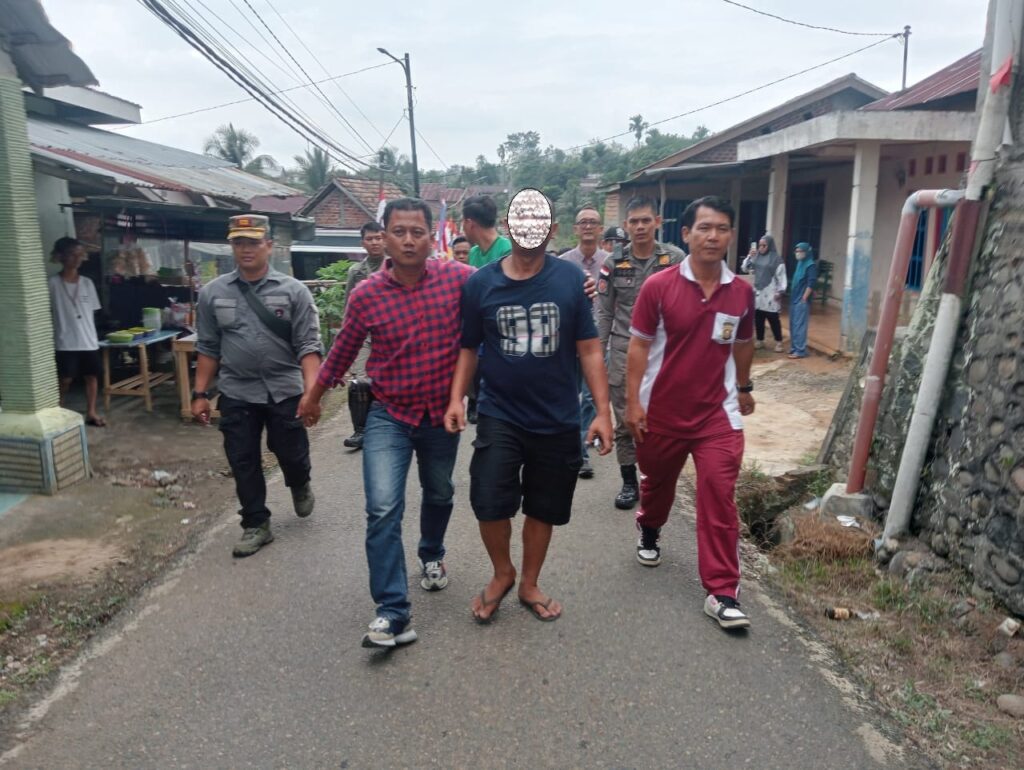 Heboh! ODGJ di Lubuklinggau Mengamuk dan Pukul Warga