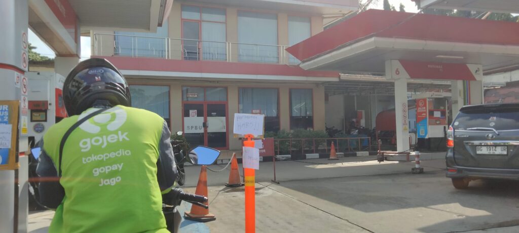 Pertamina Klaim Stok Pertamax Pulih, Antrean Masih Terjadi di SPBU Palembang