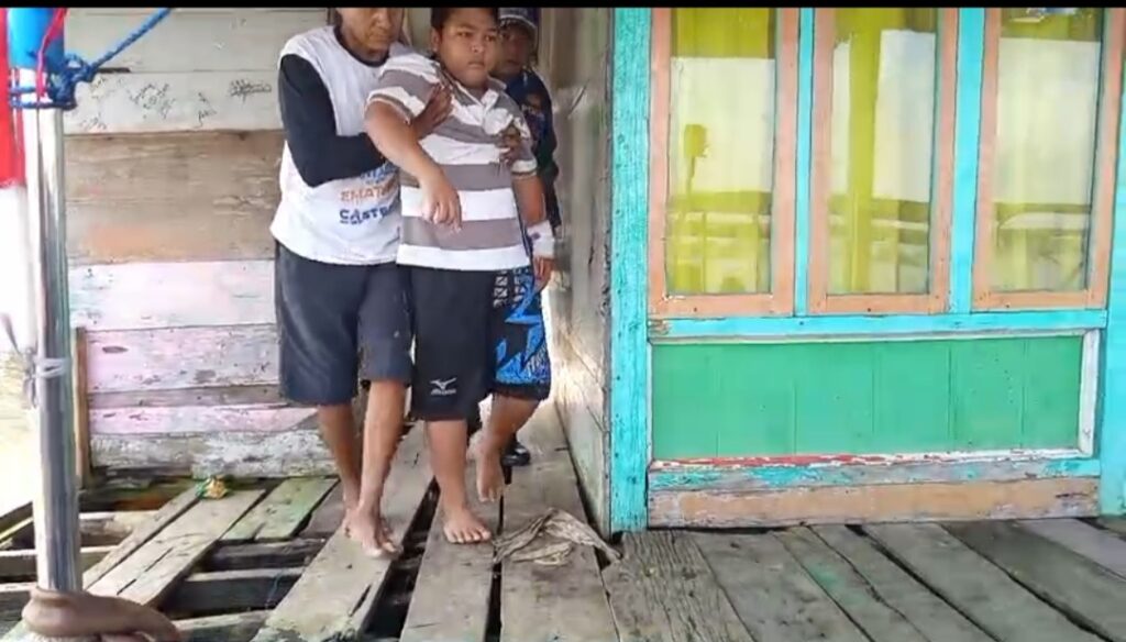 Ambulans Apung Polairud Evakuasi Remaja Banyuasin Penderita DBD ke Palembang