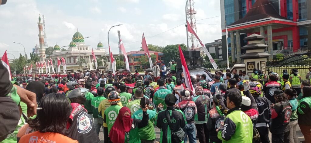 Ojol Palembang Gelar Aksi Solidaritas untuk Affan: Kami Tak Ingin Ada Affan yang lain
