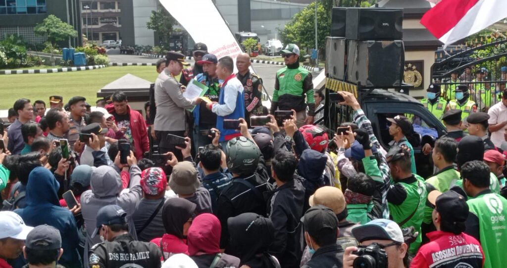 Kapolrestabes Palembang Dukung Aksi Donasi Ojol untuk Keluarga Affan