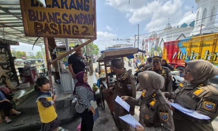 Gelar Dagangan di Trotoar, PKL di Belitang Bakal Ditindak Tegas