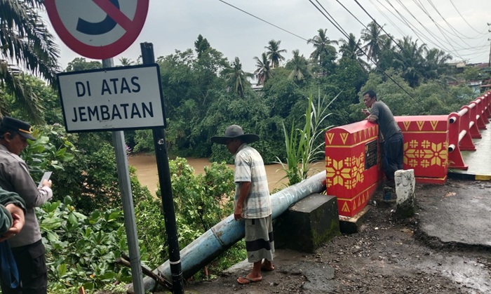 Dilanda Longsor, Jembatan di Muara Beliti Musi Rawas Terancam Putus