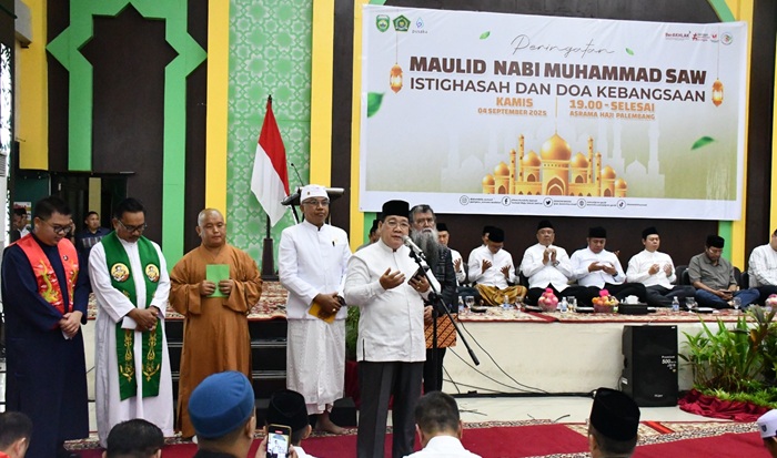 CEK FAKTA, Pastor Pimpin Doa di Peringatan Maulid Nabi di Palembang?