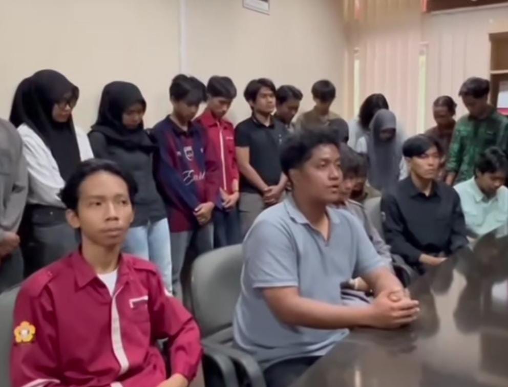 Alumni HIMATETA yang Berikan Ide Cium Kening di Ospek