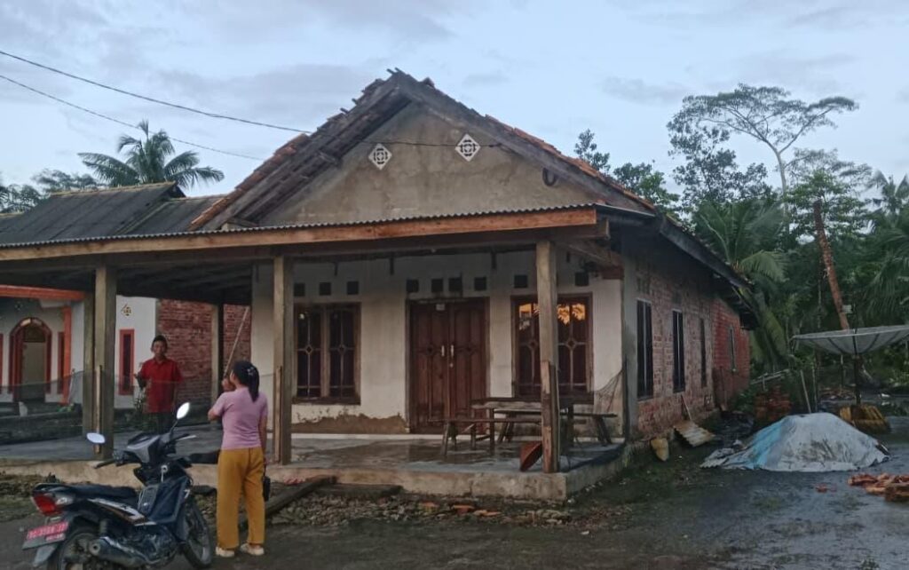 Angin Puting Beliung Hantam Banyuasin, Ratusan Rumah Rusak