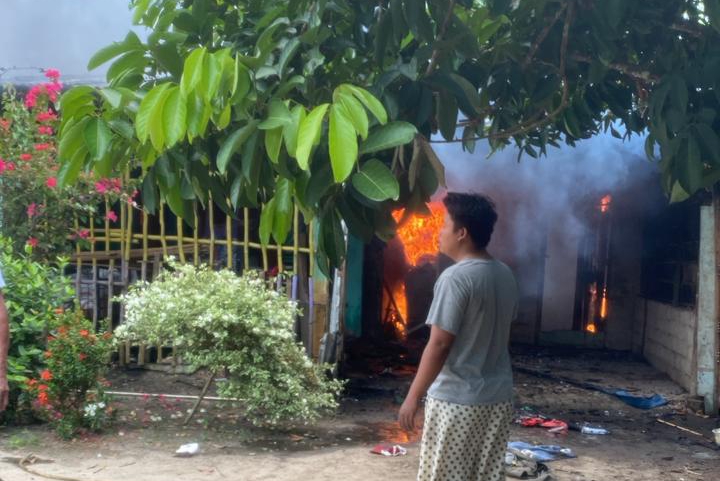 Rumah dan Usaha Keripik di Muara Enim Ludes Terbakar, Kerugian Capai Rp80 Juta