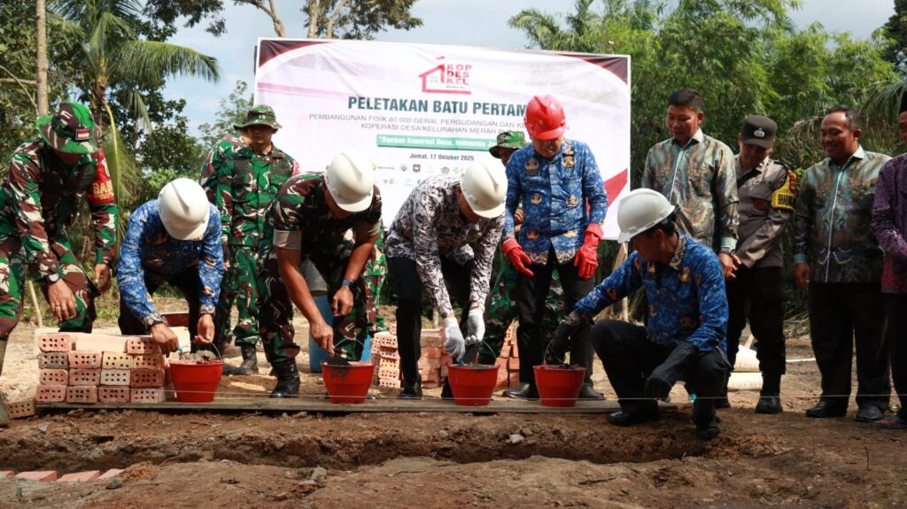 Bangun Ekonomi dari Desa, Pemerintah Mulai Groundbreaking Serentak 800 Koperasi Merah Putih di Seluruh Indonesia