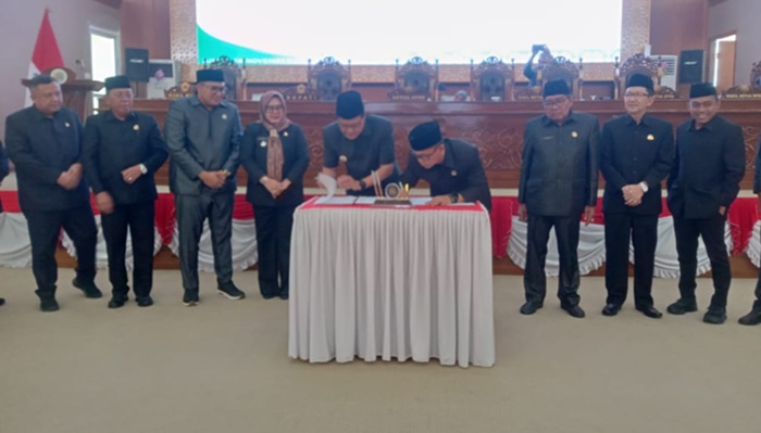 Raperda APBD Muara Enim 2026 Disepakati Rp3,1 Triliun, Bupati Edison Minta Optimalkan CSR