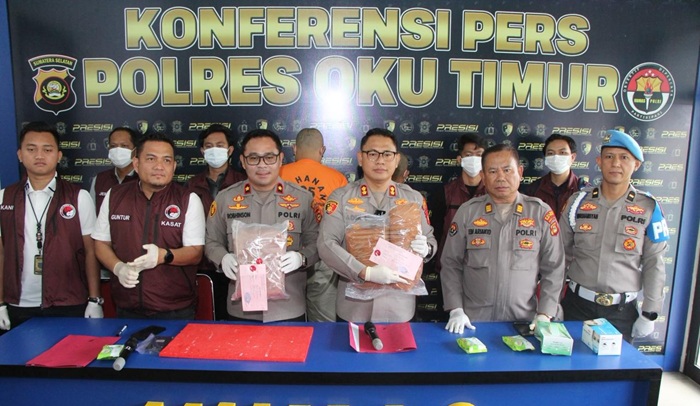 Gerebek Kampung Narkoba, Polres OKU Timur Sita 2,5 Kilogram Ganja