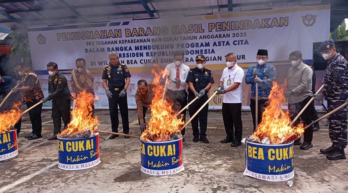 Bea Cukai Sumbagtim Musnahkan Barang Ilegal Senilai Rp45, 8 Miliar