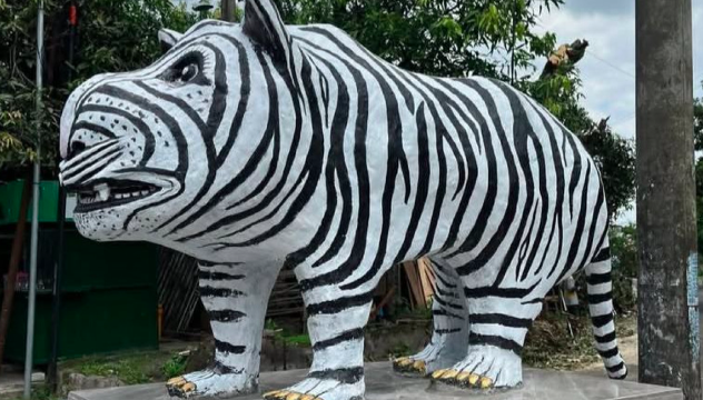 Viral Mirip Kuda Nil, Patung Macan Putih di Kediri Sempat Ditawar Rp180 Juta
