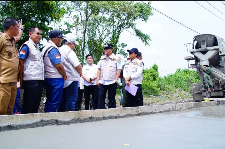 Bupati Toha Tohet Turun Langsung Awasi Perbaikan Jalan di Muba, Pastikan Proyek Sesuai Spesifikasi