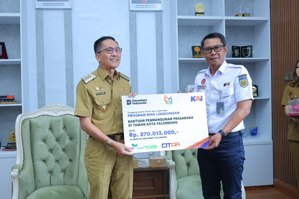 Pemkot Palembang Terima CSR PT KAI Rp270 Juta untuk Percantik Taman Kota