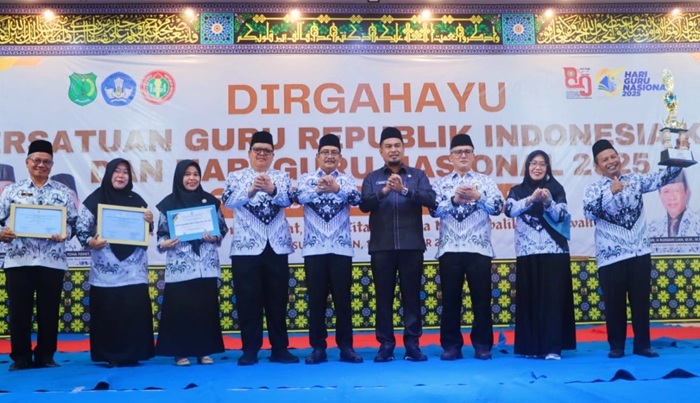 Hadiri Peringatan HUT PGRI ke-80, Wabup Muba Ingatkan Peran Penting Guru
