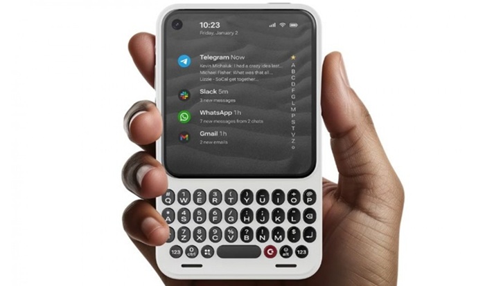 Mirip BlackBerry, Clicks Communicator Pamer Ponsel Barunya