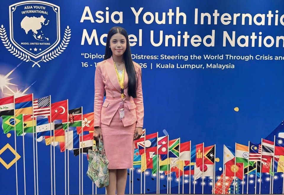 Puteri Anak Indonesia Chila Jadi Junior Delegasi di Forum Debat Internasional di Kuala Lumpur