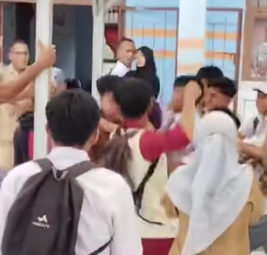 Viral Video Guru Dikeroyok Siswa SMKN 3 di Jambi