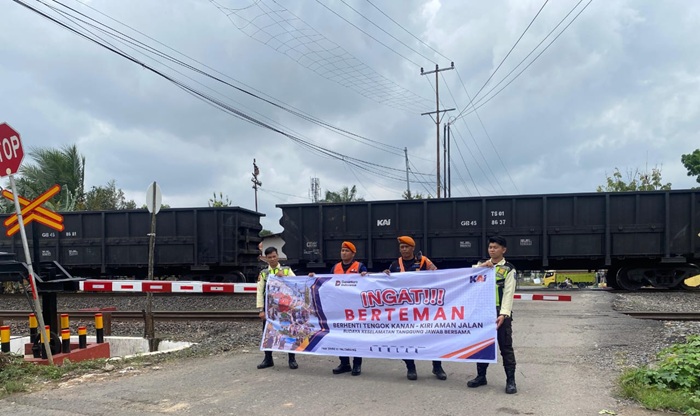 Tekan Angka Kecelakaan, KAI Divre III Palembang Ajak Warga BERTEMAN di Perlintasan Sebidang